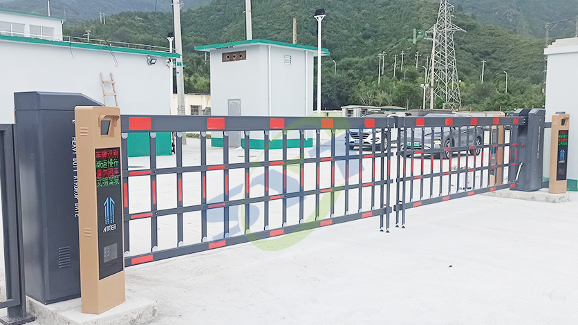 某单位空降闸+广告小门门禁系统