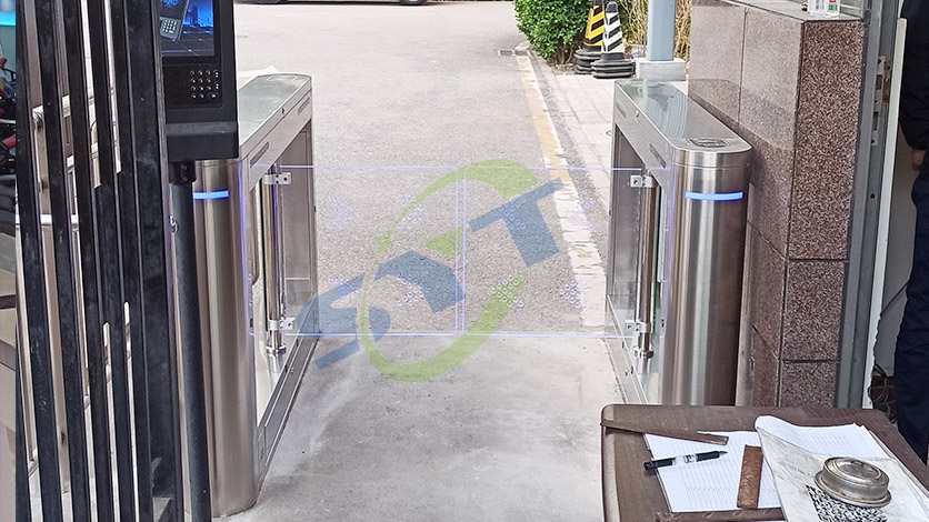 中国职工门口-摆闸